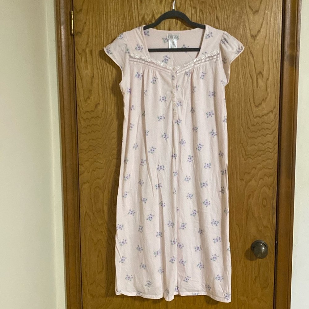Celestial Dreams by Komar Size Small nightgown  traditional Granny Gown